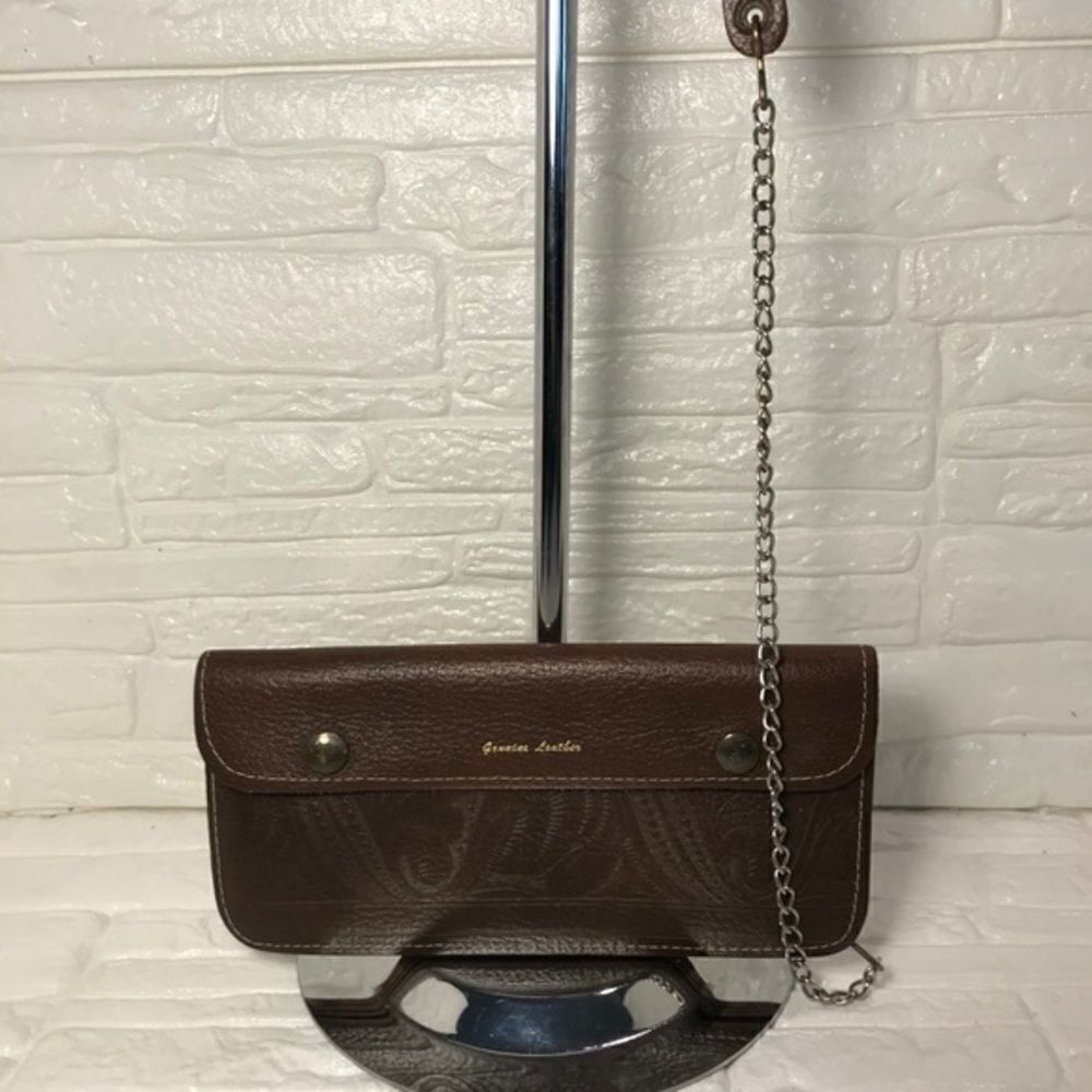 Vintage leather wallet with chain
